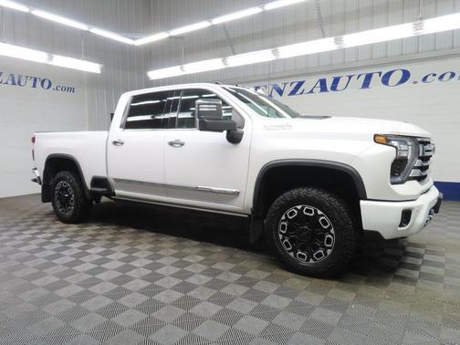 Iridescent Pearl Tricoat 2024 Chevrolet Silverado 3500 High Country