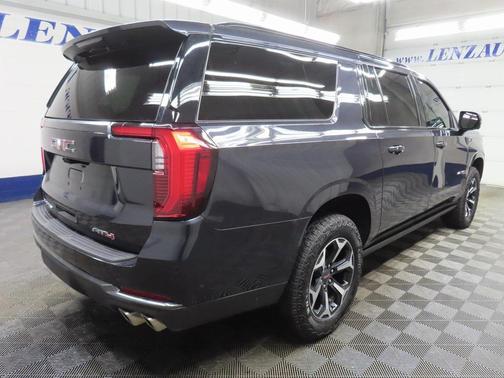 2025 GMC Yukon XL AT4