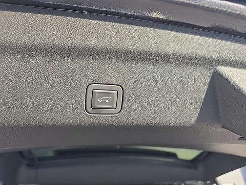 2025 GMC Yukon XL AT4