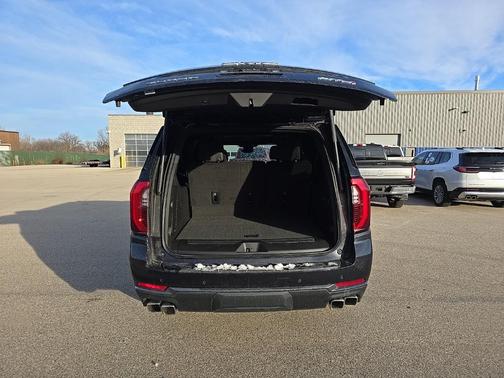 2025 GMC Yukon XL AT4