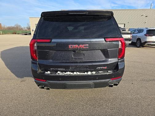 2025 GMC Yukon XL AT4
