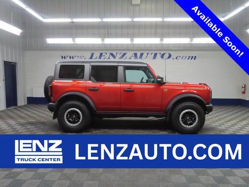 Hot Pepper Red Metallic Tinted Clearcoat 2023 Ford Bronco Badlands