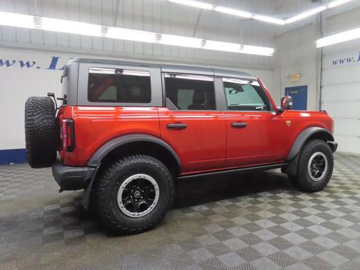 Hot Pepper Red Metallic Tinted Clearcoat 2023 Ford Bronco Badlands