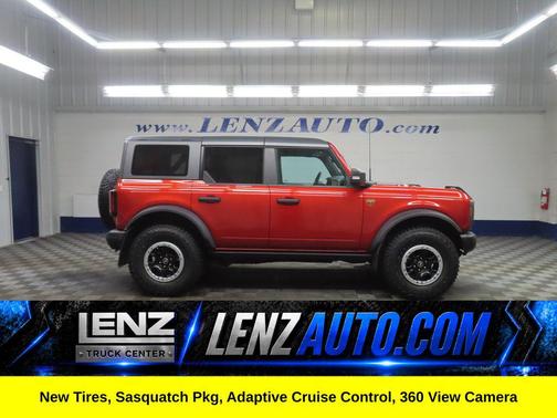 Hot Pepper Red Metallic Tinted Clearcoat 2023 Ford Bronco Badlands