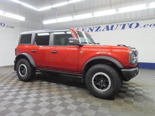 Hot Pepper Red Metallic Tinted Clearcoat 2023 Ford Bronco Badlands