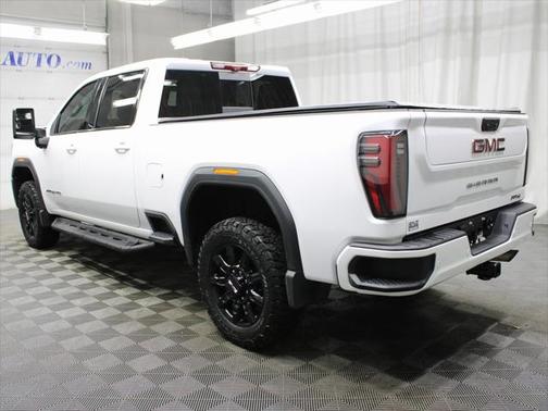 2024 GMC Sierra 2500 AT4