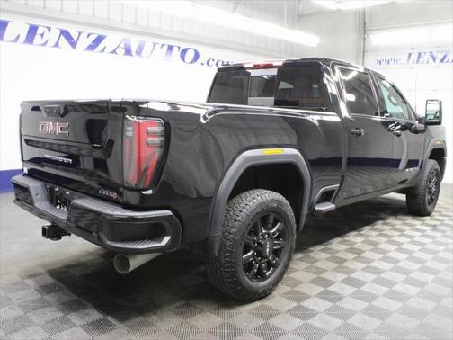 2025 GMC Sierra 2500 AT4