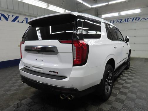 2024 GMC Yukon 4WD AT4
