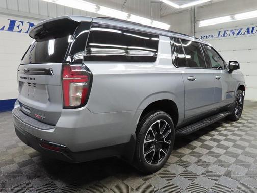 2024 Chevrolet Suburban RST