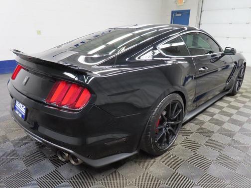 2017 Ford Shelby GT350 Base