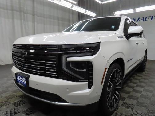 2025 Chevrolet Suburban 4WD High Country
