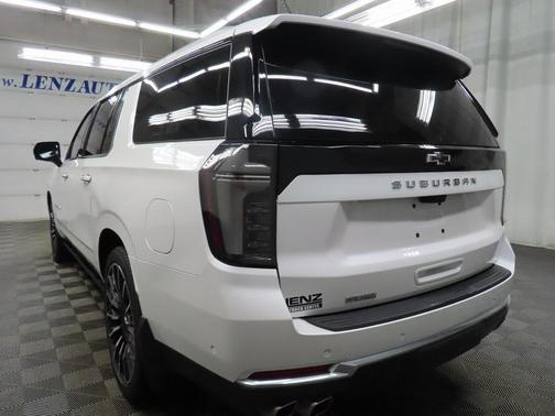 2025 Chevrolet Suburban 4WD High Country