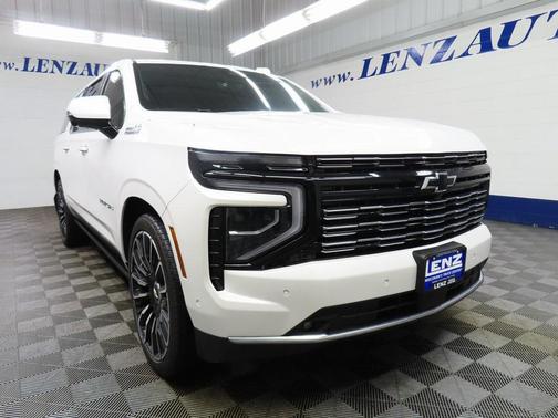 2025 Chevrolet Suburban 4WD High Country