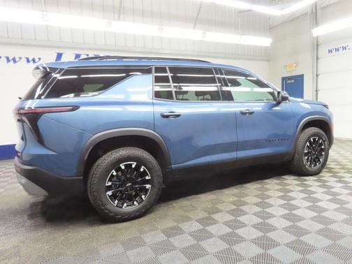 Lakeshore Blue Metallic 2025 Chevrolet Traverse Z71