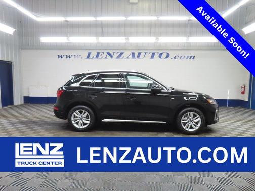 Mythos Black Metallic 2023 Audi Q5 45 S line Premium