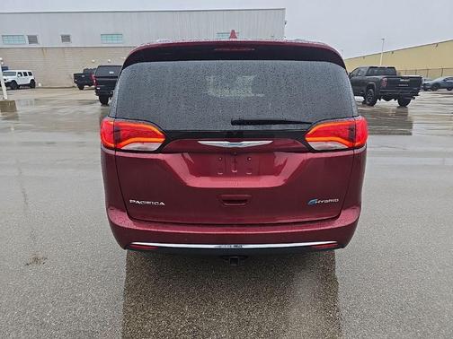 Velvet Red Pearlcoat 2020 Chrysler Pacifica Hybrid Limited