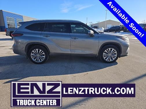 2025 Toyota Highlander Hybrid Platinum