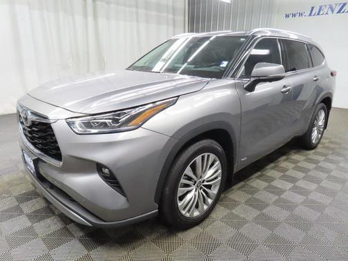 2025 Toyota Highlander Hybrid Platinum