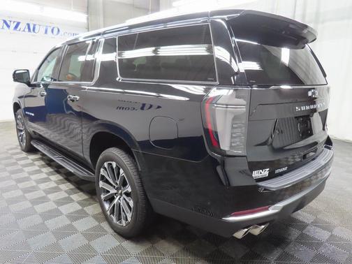 2025 Chevrolet Suburban 4WD High Country