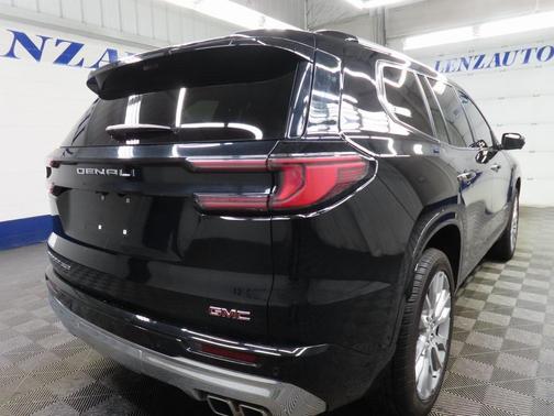 2025 GMC Acadia Denali