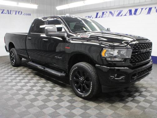 Diamond Black Crystal Pearlcoat 2024 RAM 2500 Big Horn Crew Cab 4x4 8' Box