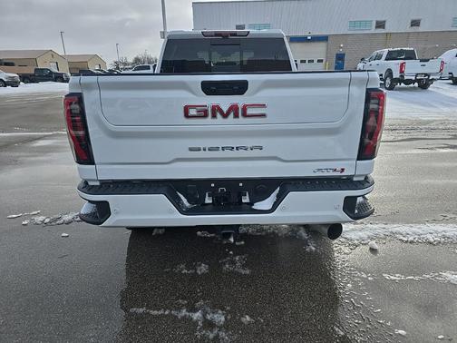 2025 GMC Sierra 2500 AT4