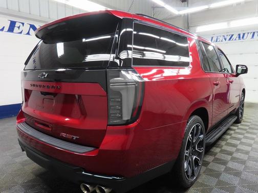 2025 Chevrolet Suburban RST