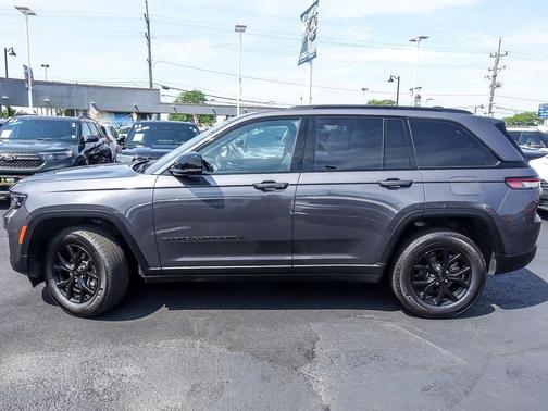 2024 Jeep Grand Cherokee Laredo