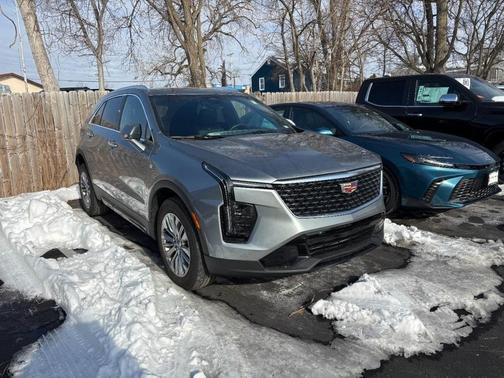 2025 Cadillac XT4 Premium Luxury