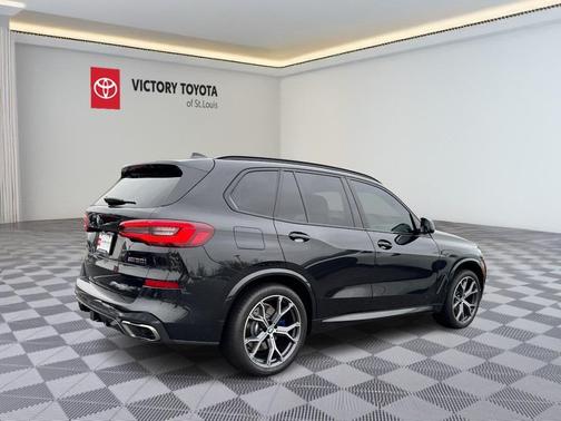 2022 BMW X5 M50i
