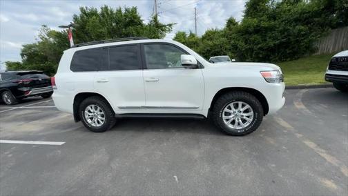 2017 Toyota Land Cruiser Base