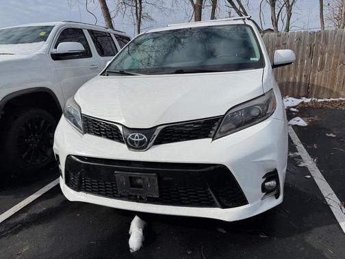 2018 Toyota Sienna SE