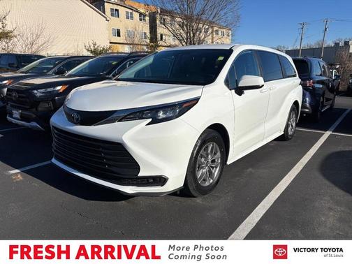 2024 Toyota Sienna XLE