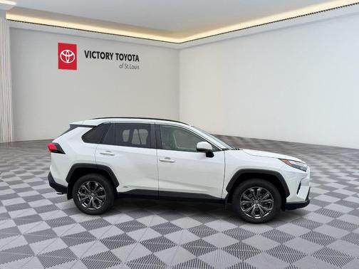 2022 Toyota RAV4 Hybrid XLE Premium