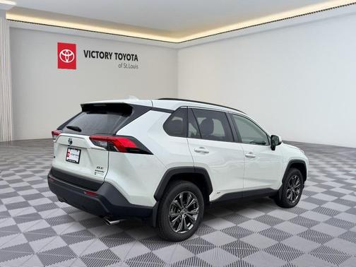 2022 Toyota RAV4 Hybrid XLE Premium