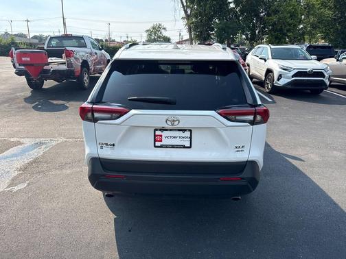 Ice Cap 2025 Toyota RAV4 XLE