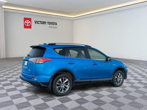 2017 Toyota RAV4 Hybrid XLE