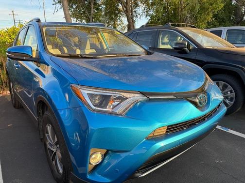 2017 Toyota RAV4 Hybrid XLE