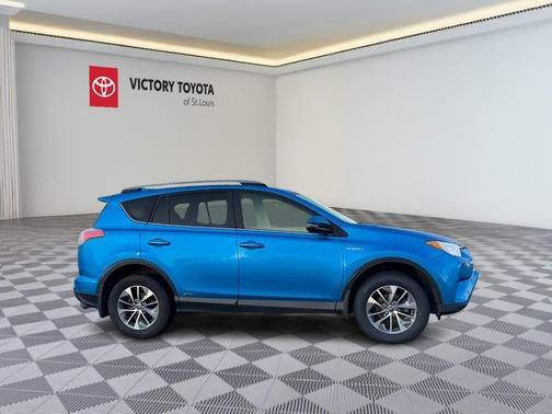 2017 Toyota RAV4 Hybrid XLE