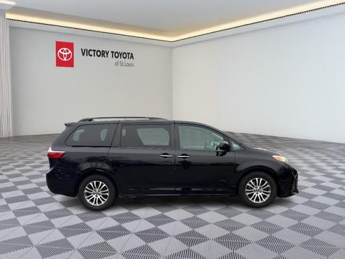 2018 Toyota Sienna XLE