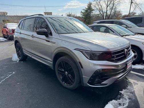 2022 Volkswagen Tiguan 2.0T SE R-Line Black 4MOTION