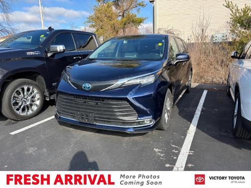 2024 Toyota Sienna XLE