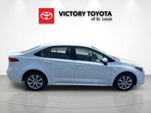 Ice Cap 2025 Toyota Corolla LE