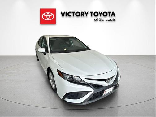 Ice Cap 2023 Toyota Camry SE
