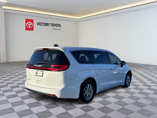 2025 Chrysler Pacifica L