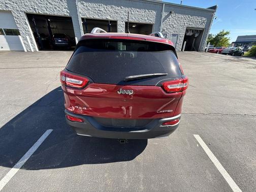 Deep Cherry Red Crystal Pearlcoat 2016 Jeep Cherokee Limited