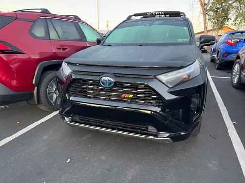2022 Toyota RAV4 Hybrid SE