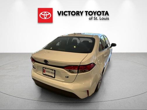 Ice Cap 2024 Toyota Corolla LE