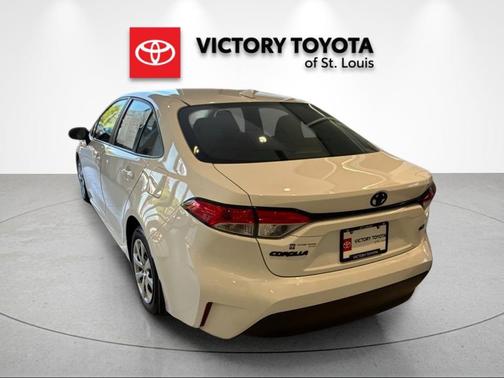 Ice Cap 2024 Toyota Corolla LE