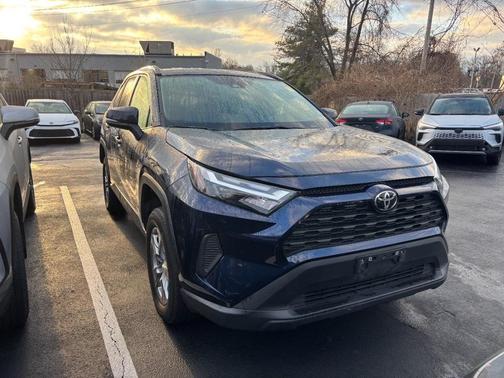 2025 Toyota RAV4 XLE